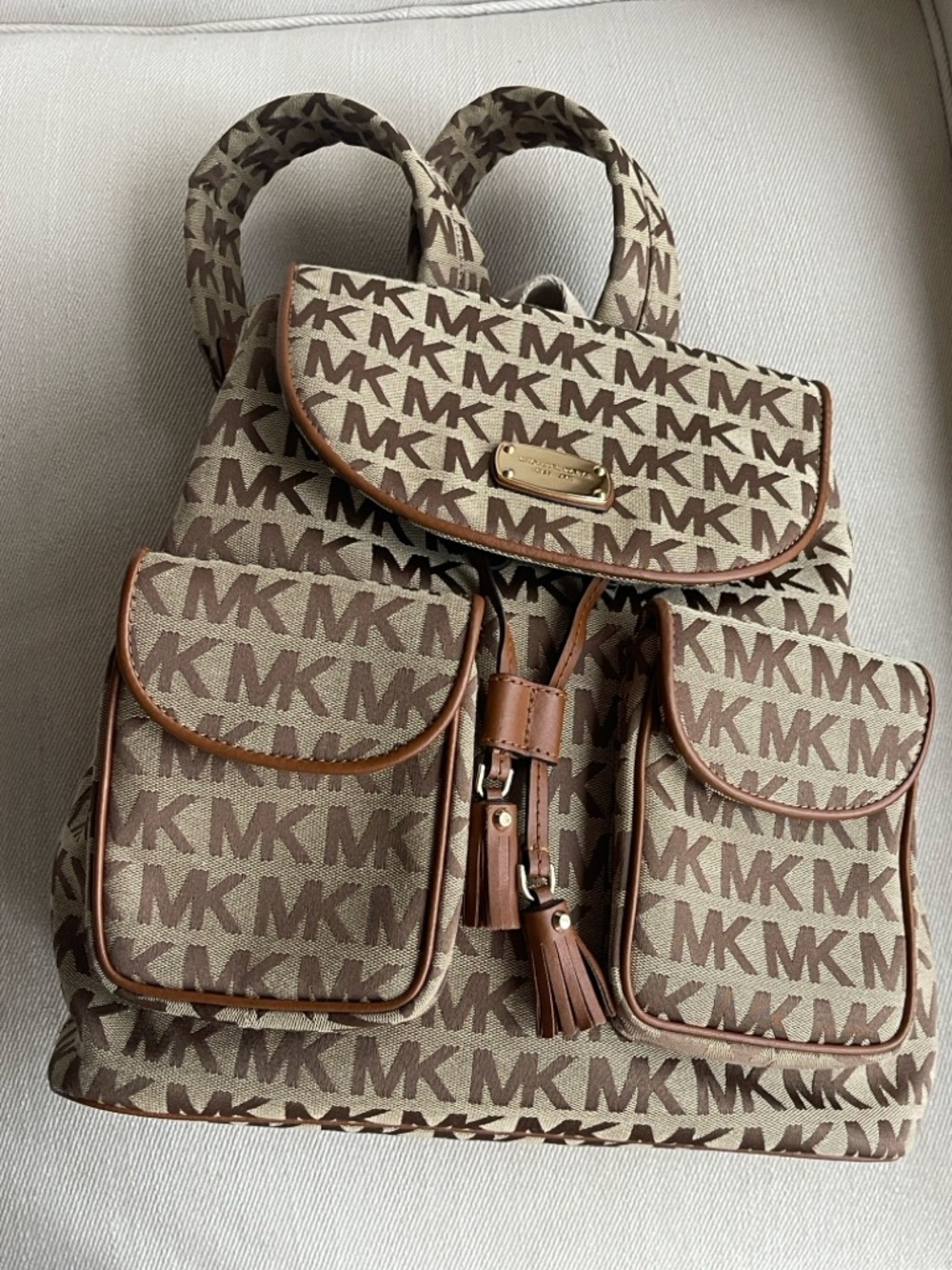 Michael Kors Signature Logo Drawstring Backpack | GOLD HARDWARE | Like New